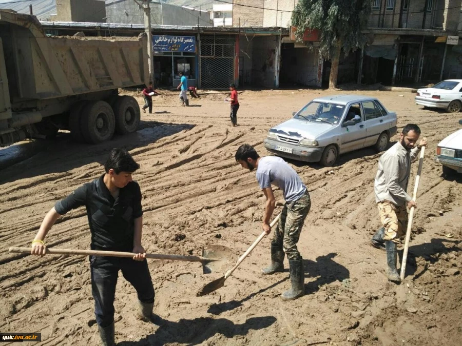 حضور دانشجویان آموزشکده های شهید مفتح و شهید جباریان در مناطق سیل زده استان لرستان بمنظور کمک رسانی 4