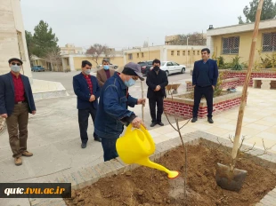 کشت نهال توسط ریاست دانشکده، معاونین و کارکنان در محوطه آموزشکده فنی و حرفه ای قوچان انجام شد

 4