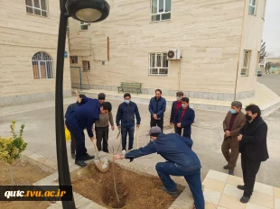 کشت نهال توسط ریاست دانشکده، معاونین و کارکنان در محوطه آموزشکده فنی و حرفه ای قوچان انجام شد

 6