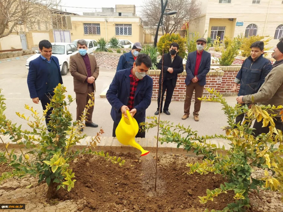 کشت نهال توسط ریاست دانشکده، معاونین و کارکنان در محوطه آموزشکده فنی و حرفه ای قوچان انجام شد

 17