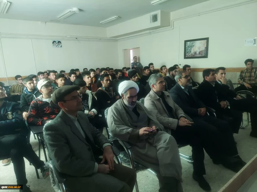 درحاشیه برگزاری جشن اعیادشعبانیه:
آیین معارفه دانشجویان نو ورود در آموزشکده فنی شهید رجایی قوچان برگزار گردید

 4